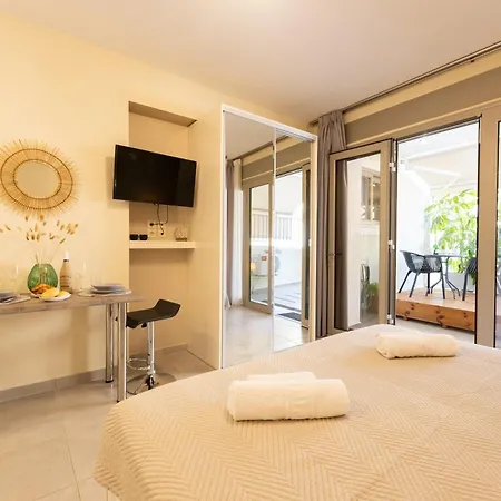 Panos Ionian Apartment *